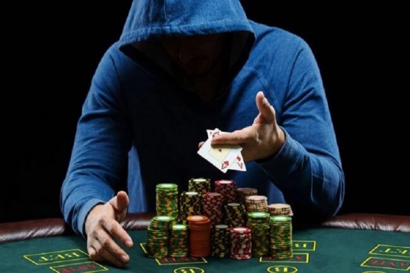 Tìm hiểu mọi thông tin tổng quan về bluff trong Poker là gì?